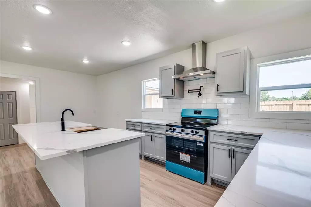 Cleburne, TX 76031,107 Mcarthur Lane
