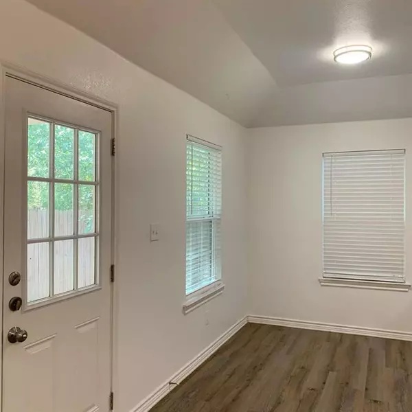 Denison, TX 75020,1406 W Sears Street