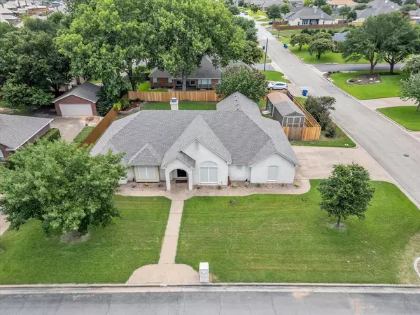 1416 Dendron Drive, Hewitt, TX 76643