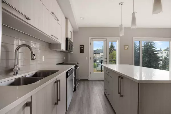 Calgary, AB T2S 3H4,93 34 AVE SW #309