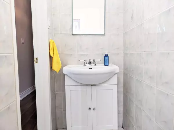 Brampton, ON L6T 3A7,33 Earlsdale CRES