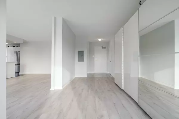 Brampton, ON L6Y 4W6,30 Malta AVE #307