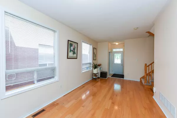 Mississauga, ON L5V 2X1,1387 Weir Chase