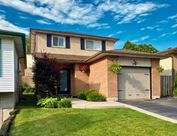 76 Megna CT, Hamilton, ON L9C 6Y8
