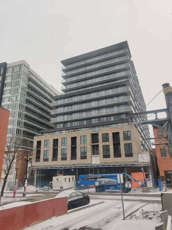 Hamilton, ON L8R 0A8,1 Jarvis ST #311
