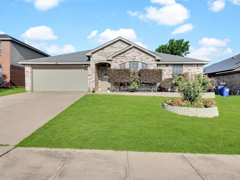 705 Tracy Drive, Azle, TX 76020