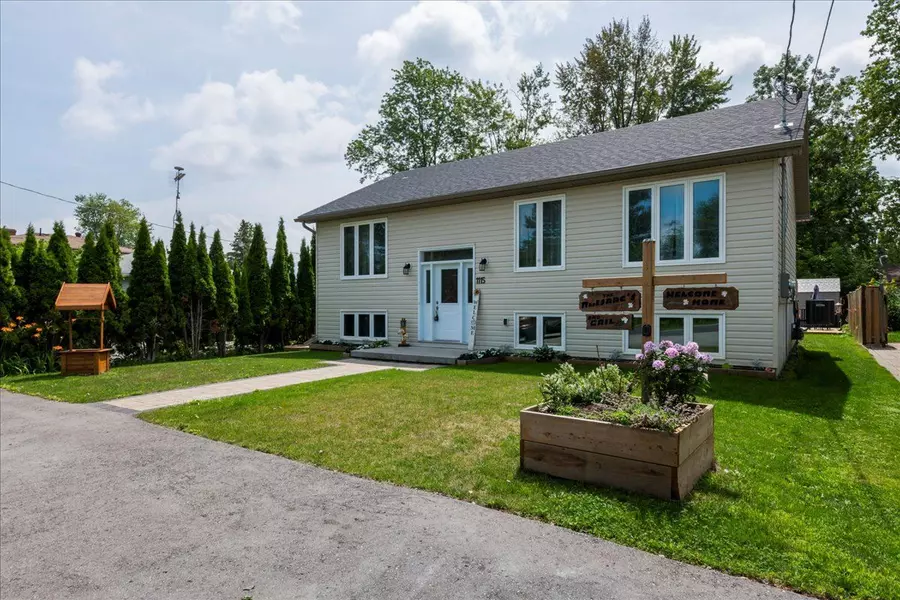 1115 Shore Acres DR, Innisfil, ON L0L 1R0