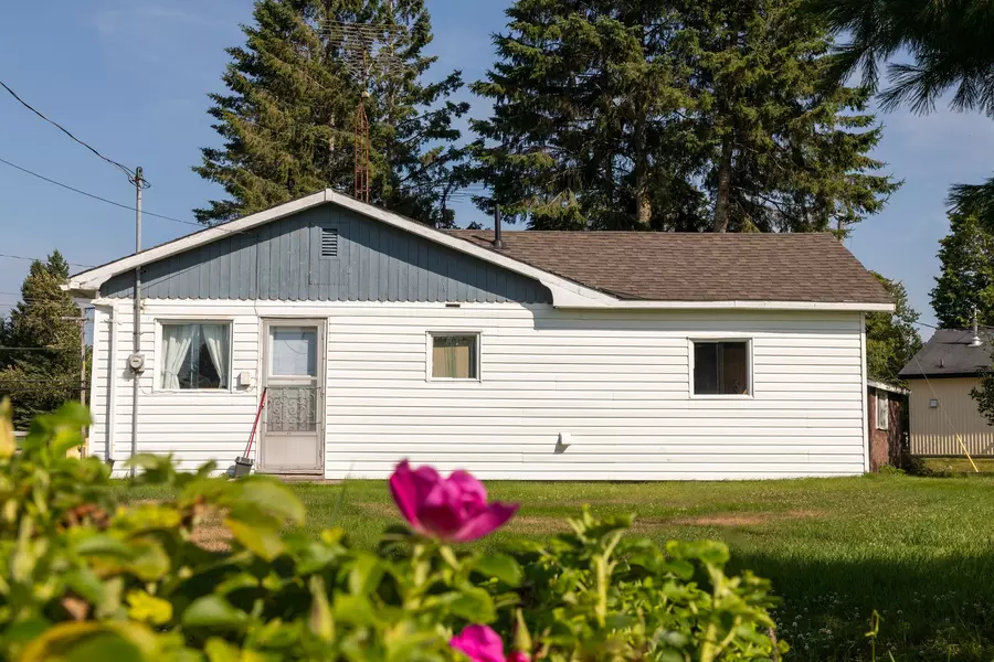 4 Tall Pine RD, Addington Highlands, ON K0H 2G0