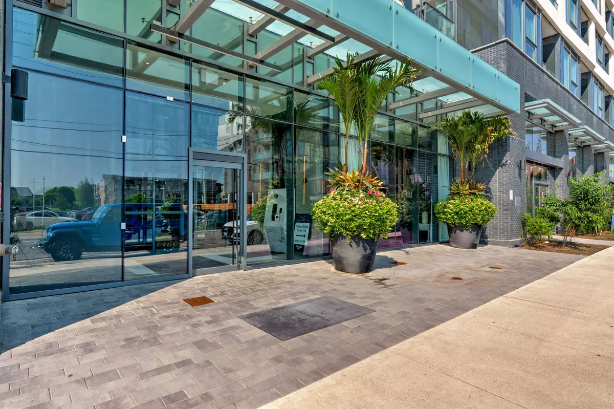 Oakville, ON L6M 5P6,2450 Old Bronte RD #601