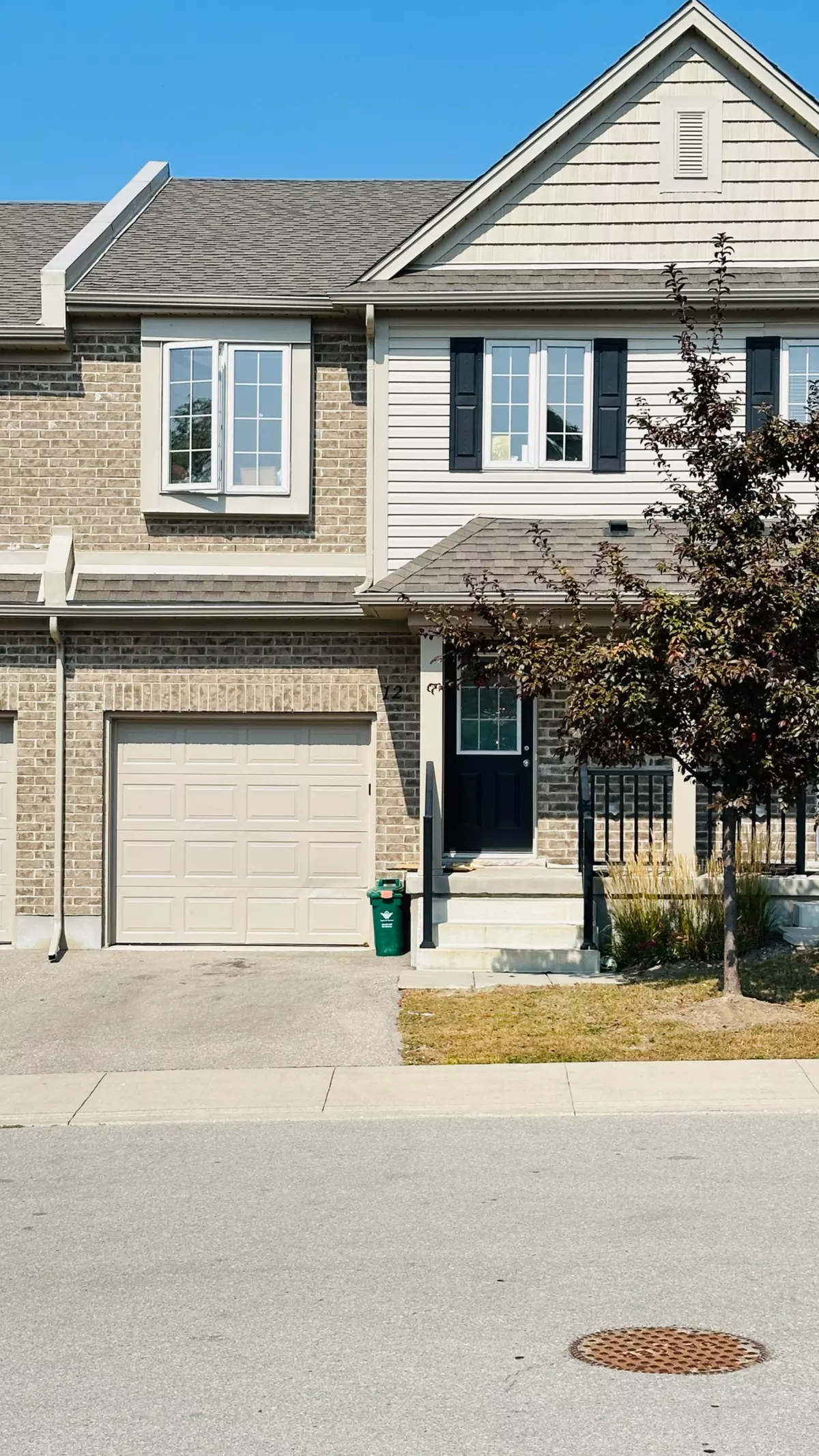 Kitchener, ON N2P 0H8,50 Pinnacle DR #12