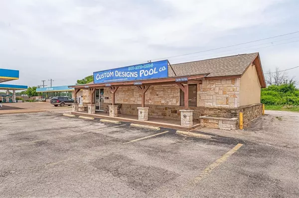 Granbury, TX 76048,904 E US Highway 377