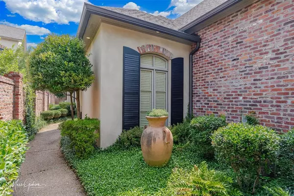 Bossier City, LA 71111,145 Carondelet Court