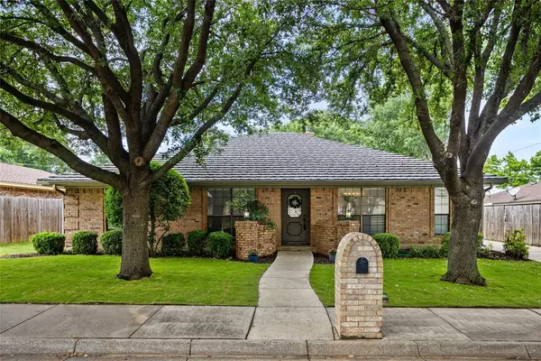 2720 Margaret Drive, Arlington, TX 76012