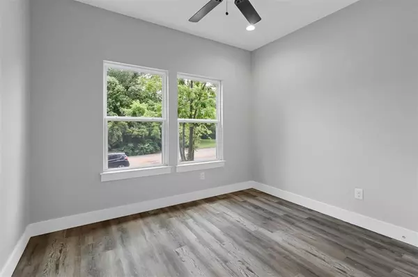 Denison, TX 75020,405 W Walker Street