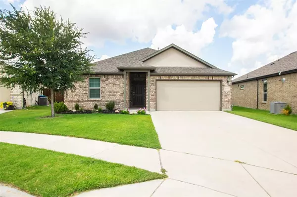 8840 Landergin Mesa Drive, Fort Worth, TX 76131