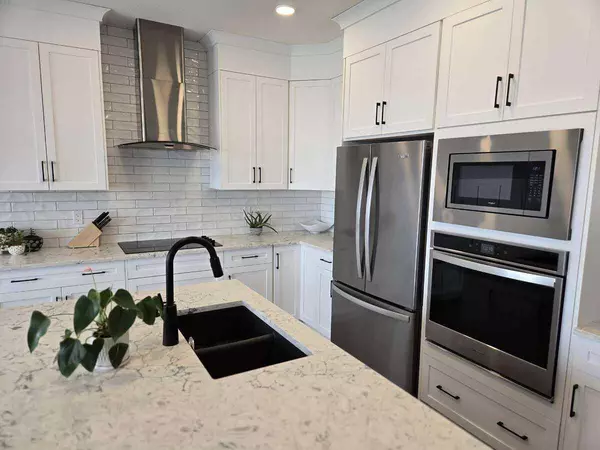 Calgary, AB T2X 4B1,178 Creekside WAY Southwest