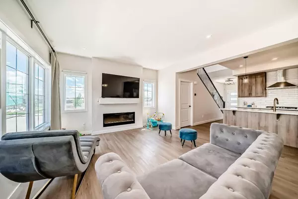 Calgary, AB T2Y 0T1,10 verity LNDG SW