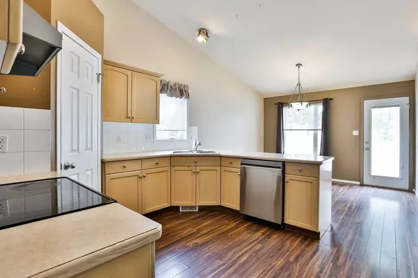Lethbridge, AB T1K 6P2,63 MT Alderson CRES West