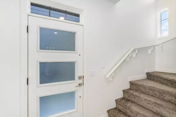 Calgary, AB T2X 4T3,135 Legacy Glen Parade Southeast