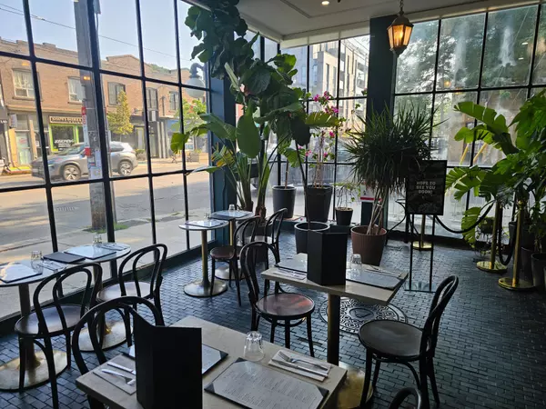 Toronto E01, ON M4M 1K8,1100 Queen ST E