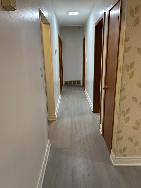Oshawa, ON L1J 5S9,463 Elizabeth ST