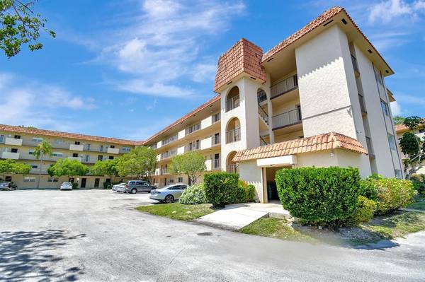 6201 N Falls Circle Dr #207, Lauderhill, FL 33319