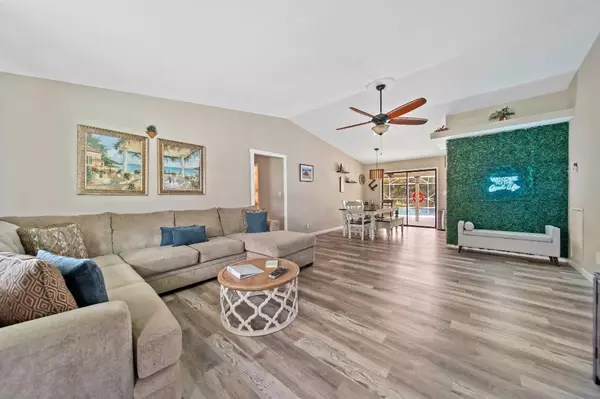 Stuart, FL 34997,6275 SE Thomas Dr
