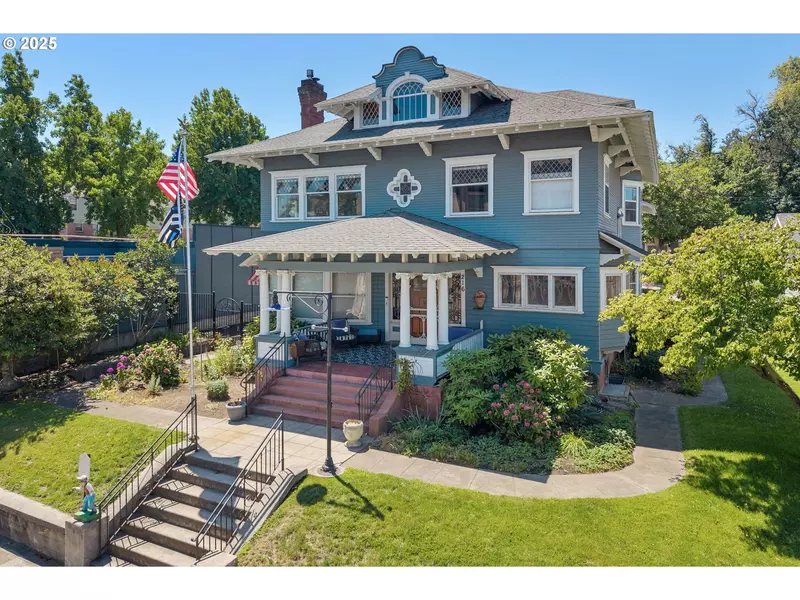 216 E 5TH ST, The Dalles, OR 97058