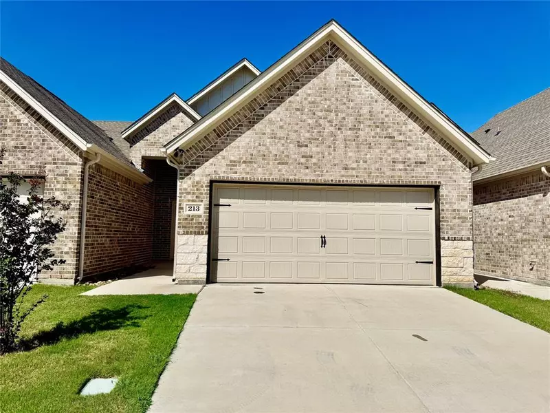 213 Honor Code Place, Granbury, TX 76049