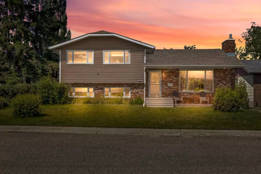 3411 51A AVE, Innisfail, AB T4G 1H4