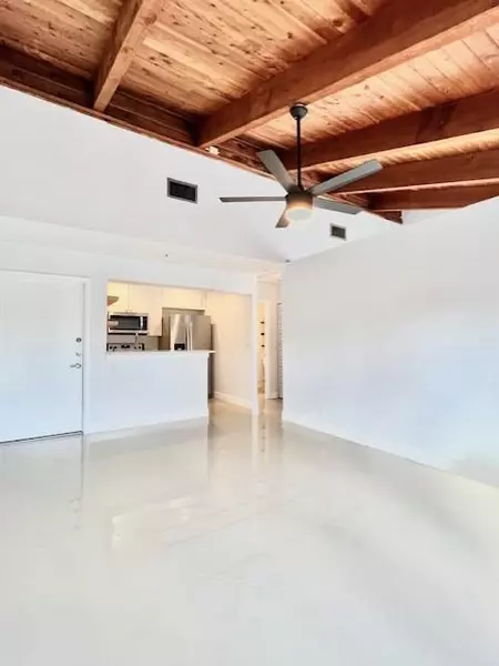 410 SE 13th St #5, Fort Lauderdale, FL 33316