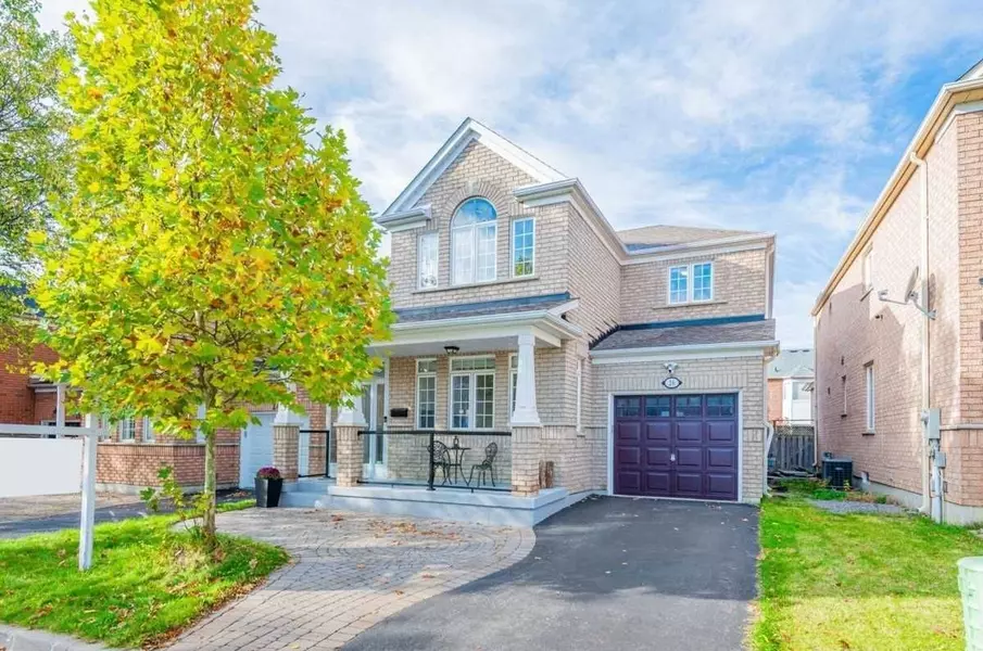 26 Wychwood DR, Markham, ON L6C 2V1
