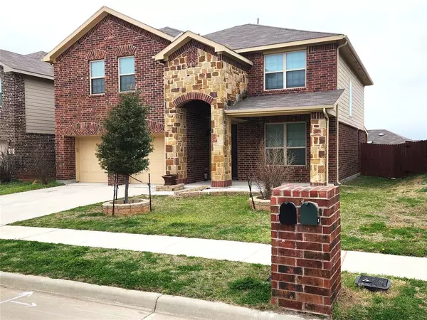 3012 Whitetail Chase Drive, Fort Worth, TX 76108
