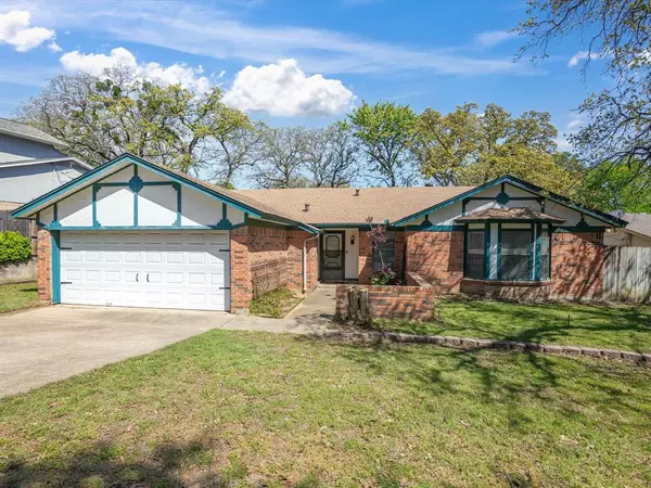 4505 Deer Lodge Court, Arlington, TX 76017