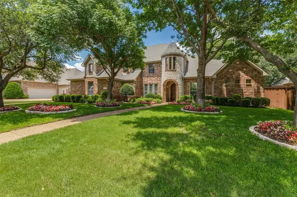 305 Black Walnut Drive, Garland, TX 75044