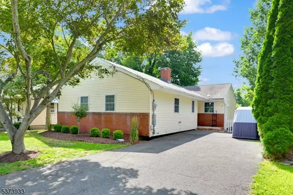 6 Park Pl, Pompton Lakes Boro, NJ 07442