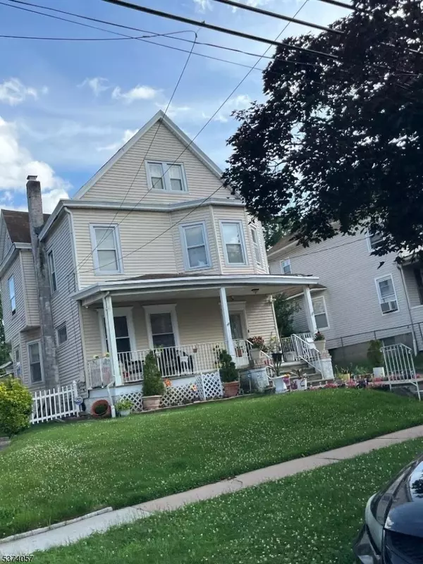 31 Demott ave, Clifton City, NJ 07011