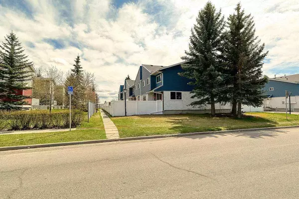 4769 Hubalta RD SE #68, Calgary, AB T2B 2N9