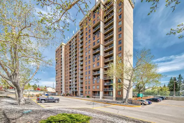 Calgary, AB T3A 2E6,4944 Dalton DR Northwest #202