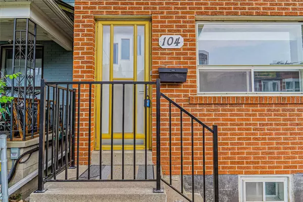Toronto C02, ON M6G 2J1,104 Benson AVE #Main