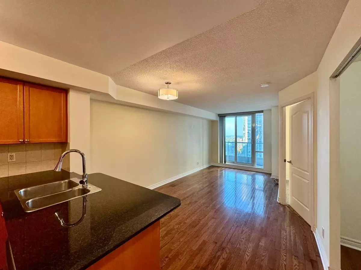 Mississauga, ON L5B 4M2,33 Elm DR W #1601