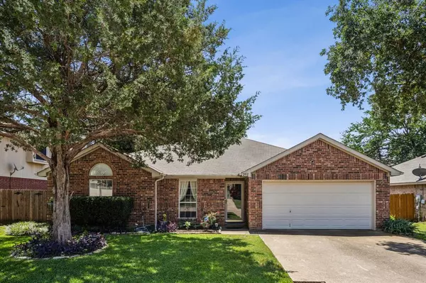 202 Yosemite Drive, Mansfield, TX 76063