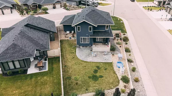 Lacombe, AB T4L 0J1,2 Meadow Close