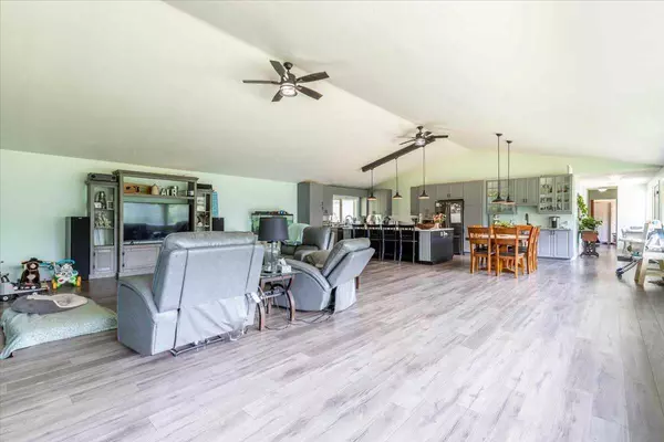 Rural Camrose County, AB T0B 2M1,49464 RR 200