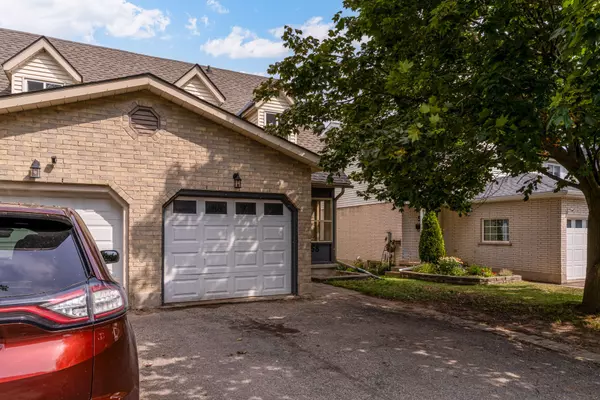 Kitchener, ON N2M 5C1,58 Highland CRES