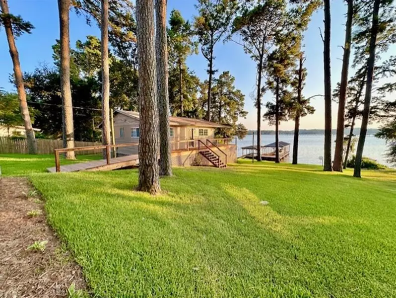 3096 Renee Drive, Chandler, TX 75758