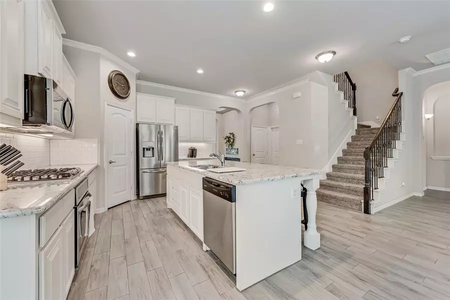 3221 Burgundy Lane, Midlothian, TX 76065