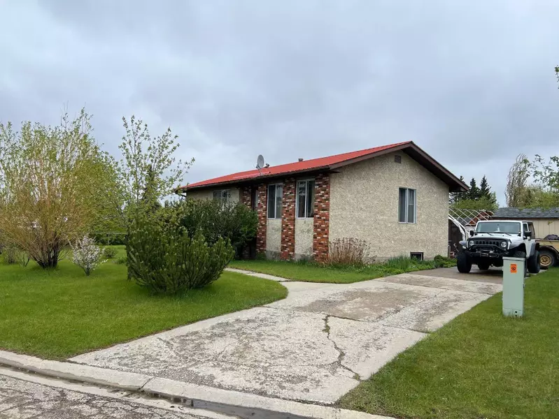 2515 20A ST, Bowden, AB T0M 0K0