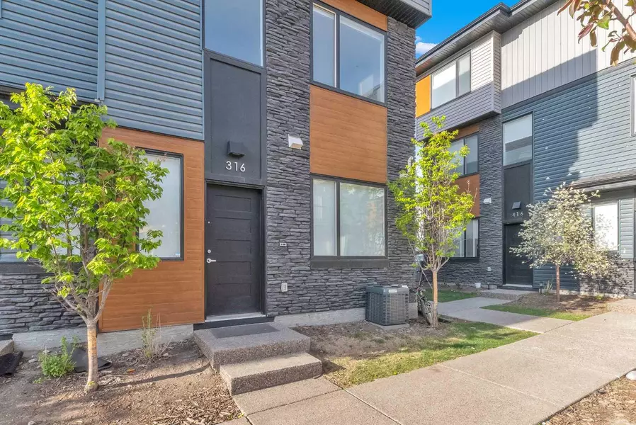 316 Corner Glen CIR Northeast, Calgary, AB T3N 2E1