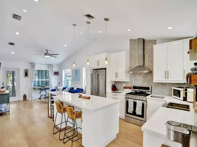 1204 NE 3rd Ave, Fort Lauderdale, FL 33304